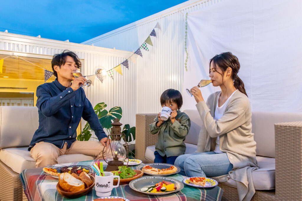 屋上バルコニーのある家
