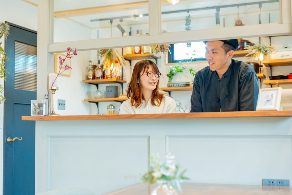 ロフトのある平屋で愉しむ、上質な素材と設計が調和する住まい