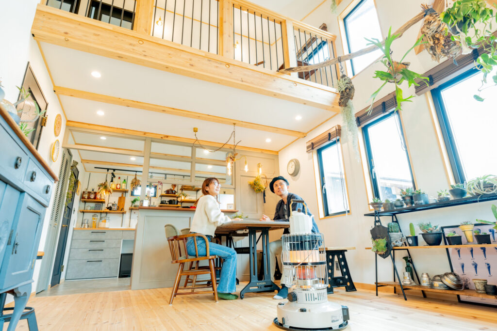 ロフトのある平屋で愉しむ、上質な素材と設計が調和する住まい