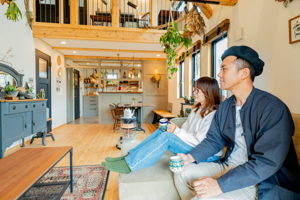 ロフトのある平屋で愉しむ、上質な素材と設計が調和する住まい