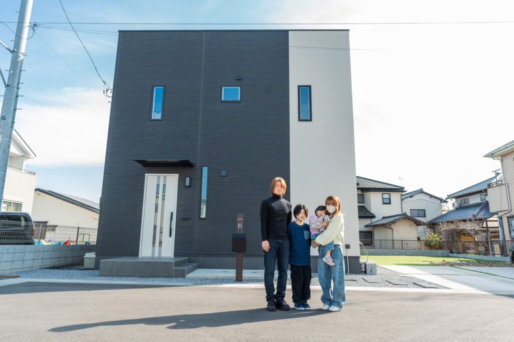 シンプルモダンな家で育む、家族の心地よい時間