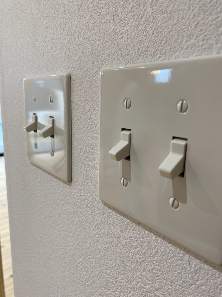 吹き抜けが心地よさを運ぶ、開放感あふれるリビングの家