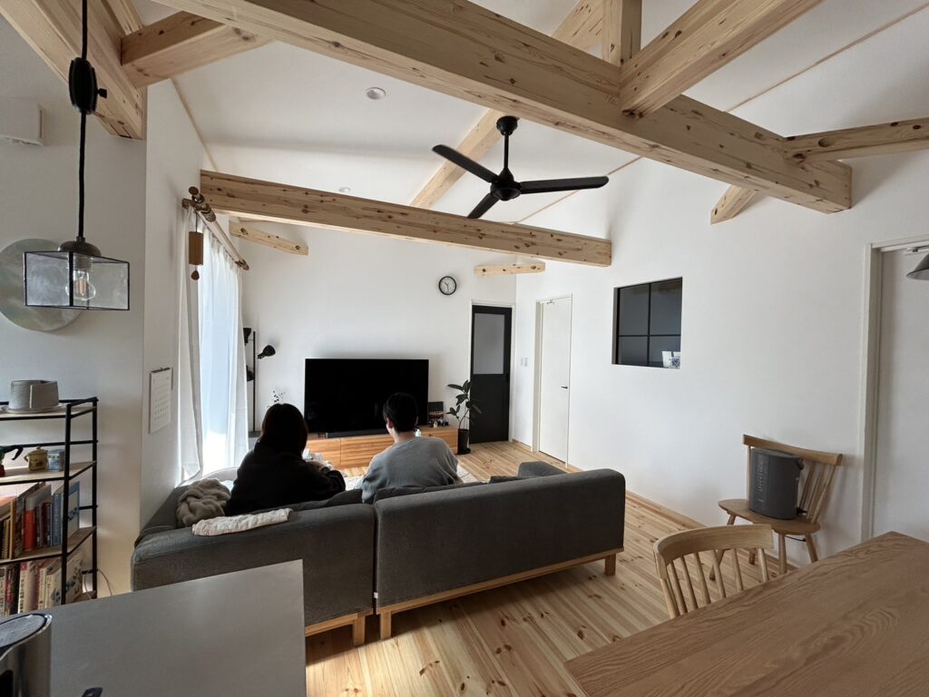 平屋建てならではの、木のぬくもりと上質に満ちた木の家