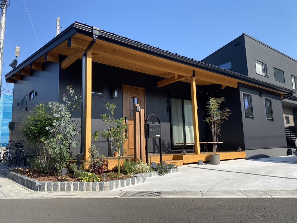 平屋建てならではの、木のぬくもりと上質に満ちた木の家